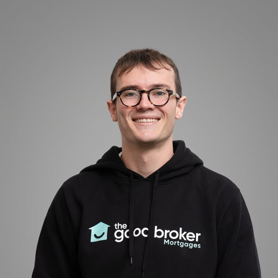 Cam, Mortgage Adviser